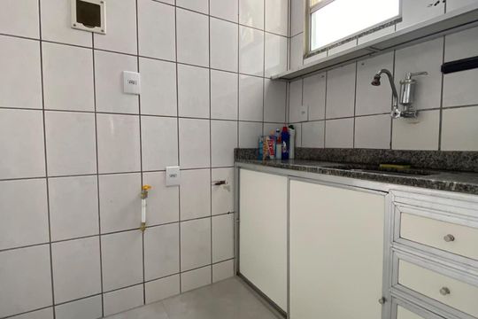 cozinha de apartamento para alugar com 2 quartos, 58m² em Centro, Belo Horizonte