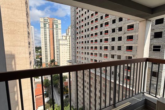 Varanda de kitnet/studio para alugar com 1 quarto, 25m² em Brooklin, São Paulo