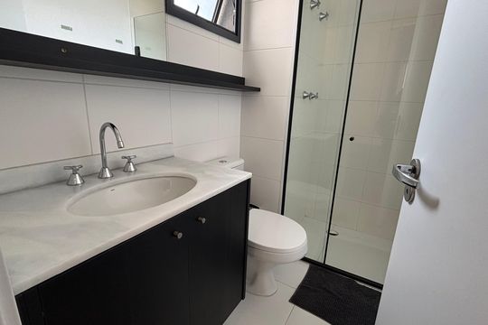 Banheiro de kitnet/studio para alugar com 1 quarto, 25m² em Brooklin, São Paulo