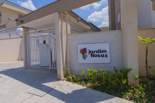 Fachada de apartamento para alugar com 2 quartos, 45m² em Roselândia, Cotia
