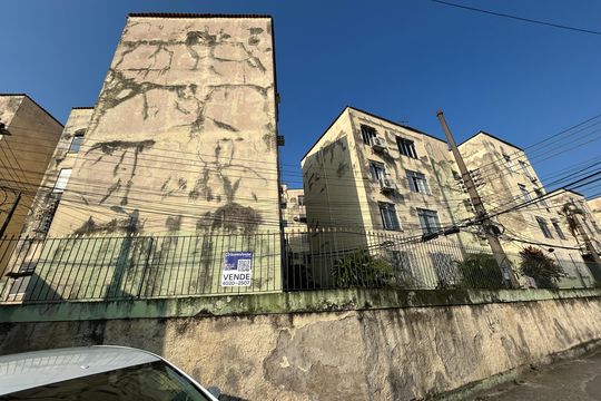 Fachada + placa de apartamento à venda com 2 quartos, 49m² em Pilares, Rio de Janeiro