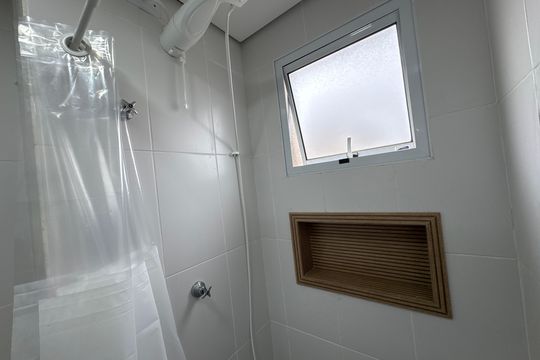 Banheiro de apartamento para alugar com 2 quartos, 42m² em Jardim da Gloria, Cotia