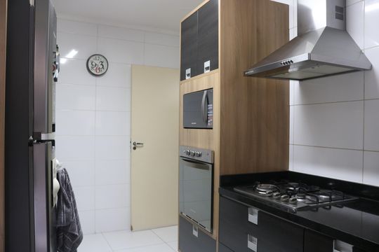 Cozinha de apartamento à venda com 2 quartos, 98m² em Perdizes, São Paulo