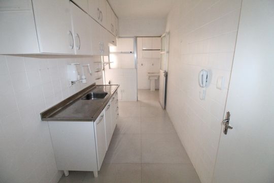 Cozinha de apartamento para alugar com 3 quartos, 90m² em Vila Adyana, São José dos Campos