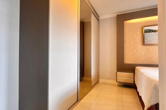 Suíte  de apartamento à venda com 2 quartos, 62m² em Continental, Osasco