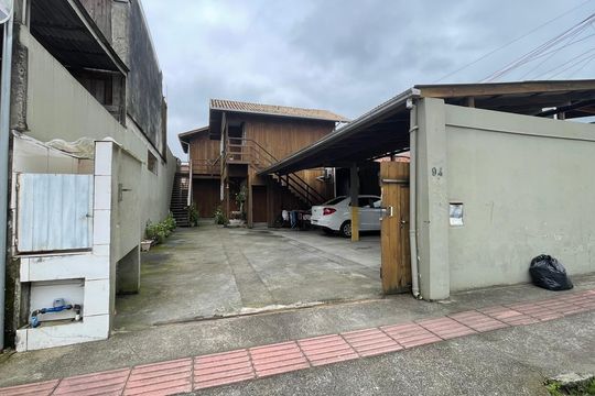 Fachada da Kitnet de kitnet/studio para alugar com 1 quarto, 30m² em Forquilhas, São José