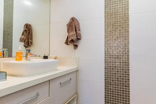 Banheiro de apartamento para alugar com 3 quartos, 100m² em Menino Deus, Porto Alegre