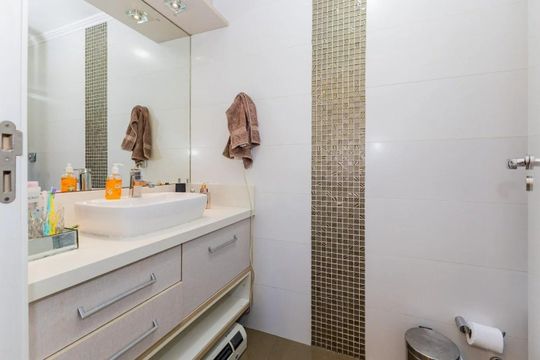 Banheiro de apartamento para alugar com 3 quartos, 100m² em Menino Deus, Porto Alegre