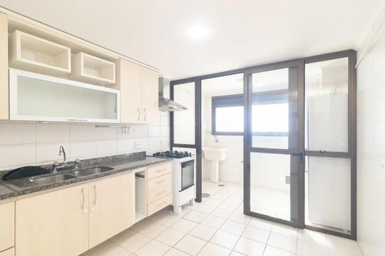 Cozinha de apartamento para alugar com 3 quartos, 100m² em Menino Deus, Porto Alegre