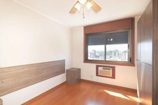 Quarto de apartamento para alugar com 3 quartos, 100m² em Menino Deus, Porto Alegre