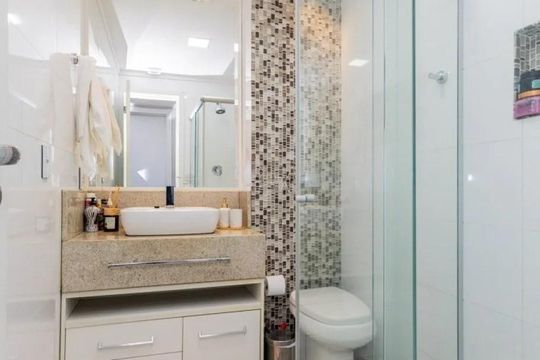 Banheiro de apartamento para alugar com 3 quartos, 100m² em Menino Deus, Porto Alegre