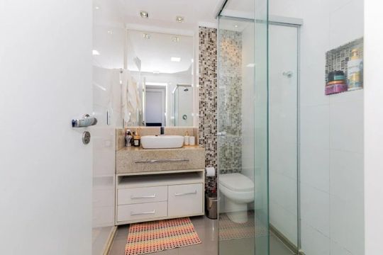 Banheiro de apartamento para alugar com 3 quartos, 100m² em Menino Deus, Porto Alegre