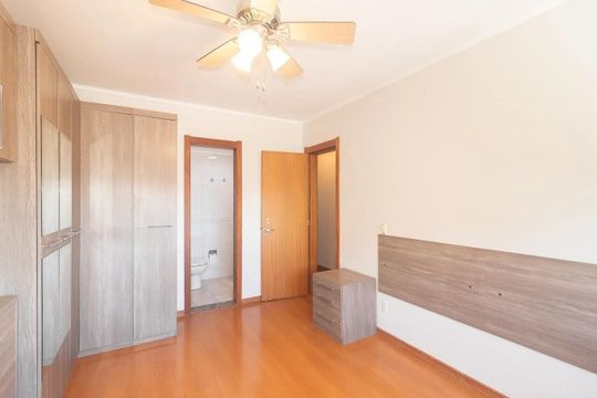 Quarto de apartamento para alugar com 3 quartos, 100m² em Menino Deus, Porto Alegre
