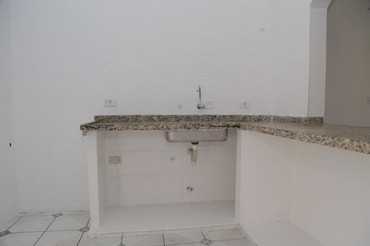Cozinha de casa para alugar com 1 quarto, 60m² em Vila Zefira, São Paulo