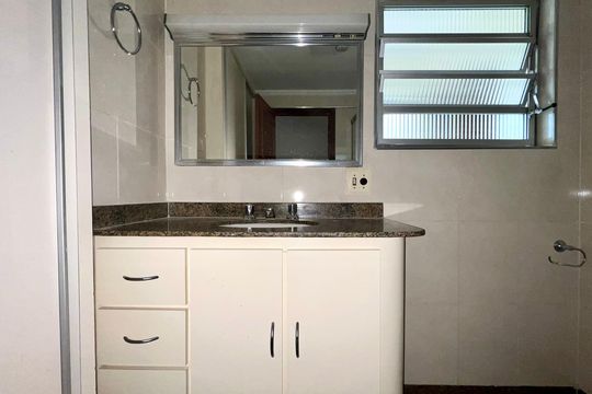 Banheiro de apartamento à venda com 3 quartos, 215m² em Jardim Paulista, São Paulo