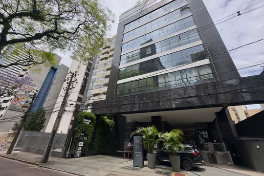 Fachada de apartamento para alugar com 1 quarto, 35m² em Centro, Curitiba