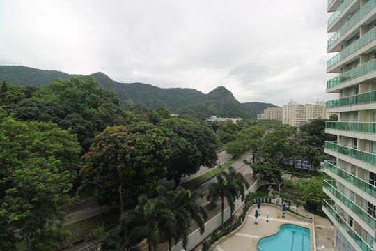 Varanda de kitnet/studio para alugar com 1 quarto, 28m² em Camorim, Rio de Janeiro