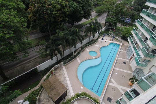Varanda de kitnet/studio para alugar com 1 quarto, 28m² em Camorim, Rio de Janeiro
