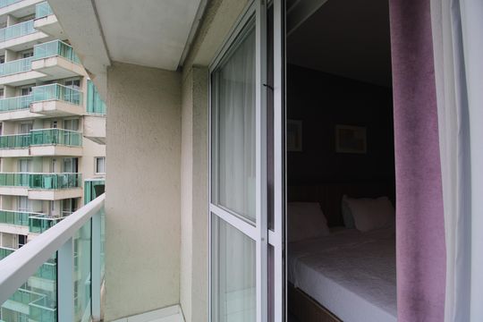 Varanda de kitnet/studio para alugar com 1 quarto, 28m² em Camorim, Rio de Janeiro