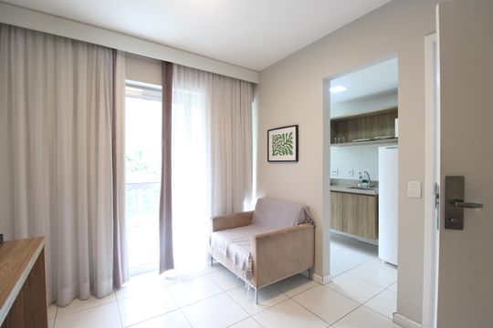 Sala de kitnet/studio para alugar com 1 quarto, 40m² em Camorim, Rio de Janeiro