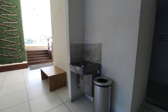 Área comum de kitnet/studio para alugar com 1 quarto, 40m² em Camorim, Rio de Janeiro