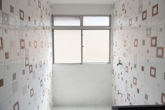 Área de serviço de apartamento para alugar com 2 quartos, 44m² em Vila Santa Cruz (zona Leste), São Paulo