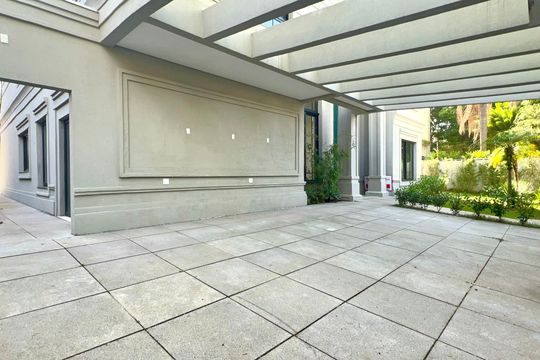 Garagem de casa à venda com 6 quartos, 600m² em Jardim Paulista, São Paulo