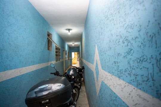 Corredor de casa à venda com 3 quartos, 200m² em Jardim Rubilene, Diadema