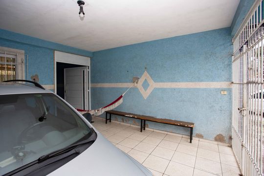 Garagem de casa à venda com 3 quartos, 200m² em Jardim Rubilene, Diadema