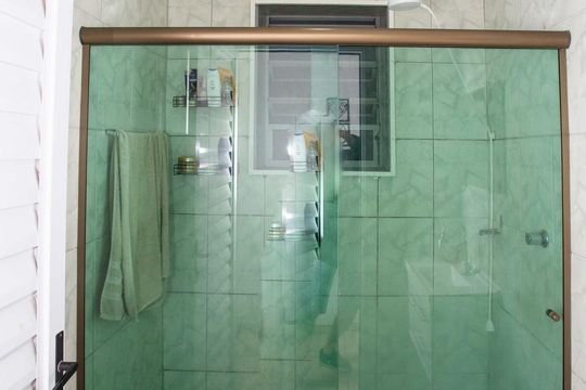 Banheiro Social de casa à venda com 3 quartos, 200m² em Jardim Rubilene, Diadema