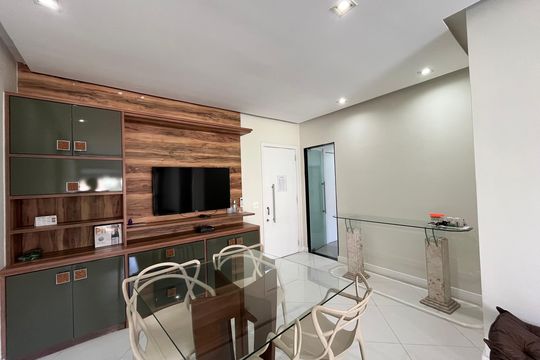 Sala de apartamento para alugar com 2 quartos, 80m² em Barra da Tijuca, Rio de Janeiro