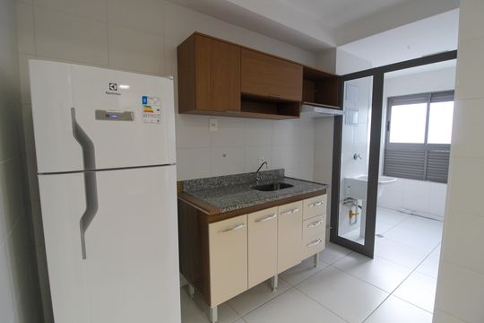 Cozinha de apartamento para alugar com 1 quarto, 45m² em Vila Sonia, São Paulo