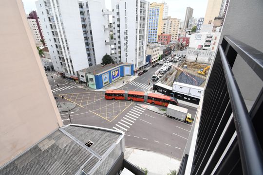 Vista da Sacada de kitnet/studio à venda com 1 quarto, 22m² em Centro, Curitiba