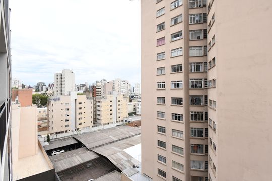 Vista da Sacada de kitnet/studio à venda com 1 quarto, 22m² em Centro, Curitiba