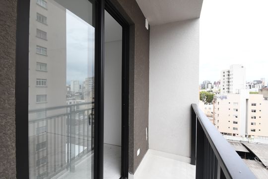 Sacada de kitnet/studio à venda com 1 quarto, 22m² em Centro, Curitiba