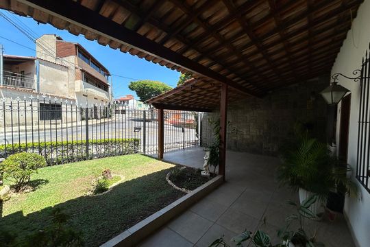 Casa à venda com 2 quartos, 250m² em Parque Recreio, Contagem