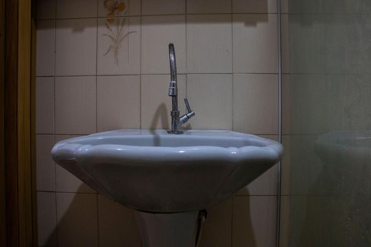 Banheiro de apartamento à venda com 3 quartos, 56m² em Conjunto Residencial José Bonifácio, São Paulo