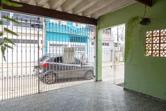 Garagem de casa para alugar com 2 quartos, 75m² em Jardim Rosana, Guarulhos