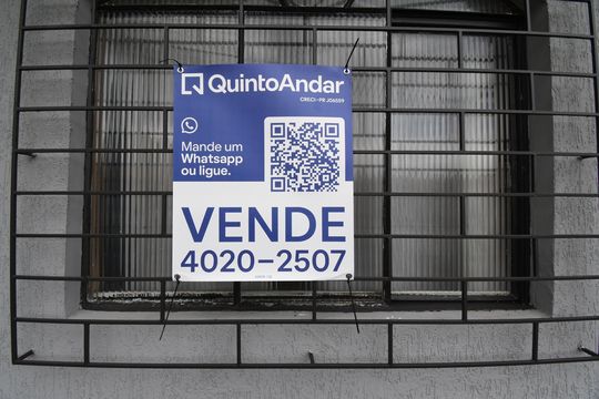 Placa de casa à venda com 7 quartos, 407m² em Cajuru, Curitiba