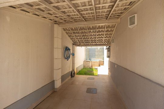 Garagem de casa à venda com 2 quartos, 74m² em Campo Grande, Rio de Janeiro