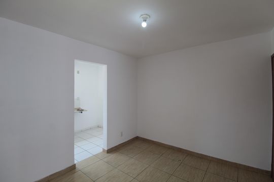 Sala de apartamento para alugar com 2 quartos, 40m² em Heliópolis, Belo Horizonte