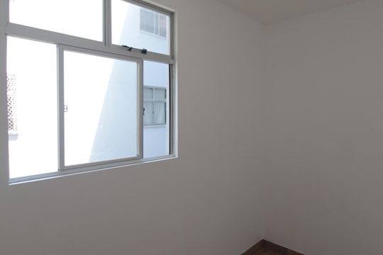 Quarto 1 de apartamento para alugar com 2 quartos, 40m² em Heliópolis, Belo Horizonte