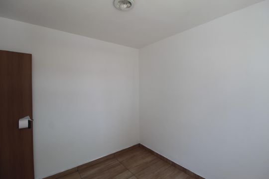Quarto 2 de apartamento para alugar com 2 quartos, 40m² em Heliópolis, Belo Horizonte