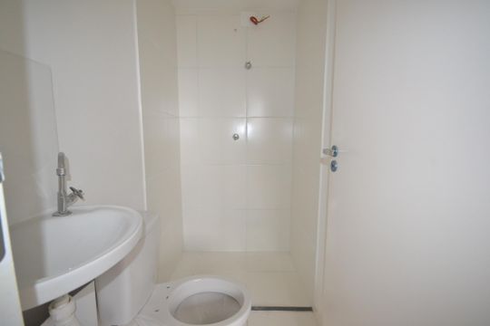 Banheiro de apartamento à venda com 1 quarto, 17m² em Vila Sonia Ii, São Paulo