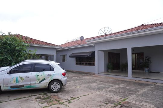 Garagem de casa para alugar com 6 quartos, 500m² em Parque dos Timburis, São Carlos