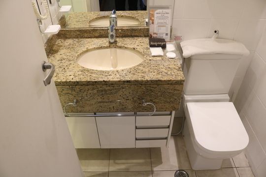 Banheiro de kitnet/studio à venda com 1 quarto, 38m² em Perdizes, São Paulo