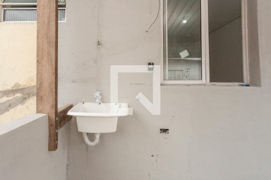 Casa à venda com 7 quartos, 320m² em Jardim Nizia, São Paulo