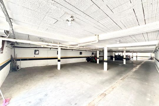 Garagem de casa à venda com 2 quartos, 110m² em Jardim Belem, São Paulo