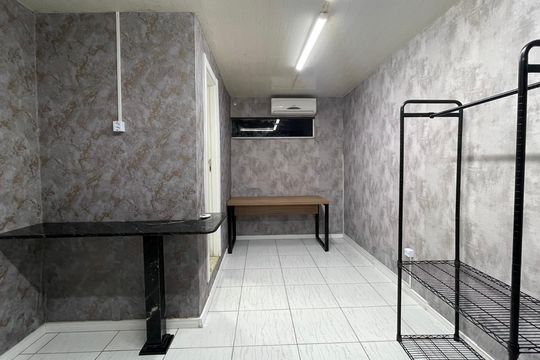 Quarto  de kitnet/studio para alugar com 1 quarto, 45m² em Ceniro Martins, São José