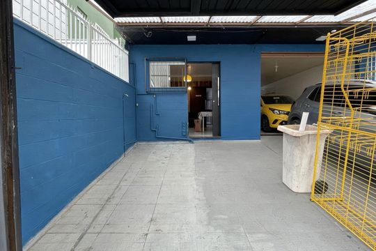 Garagem de kitnet/studio para alugar com 1 quarto, 45m² em Ceniro Martins, São José
